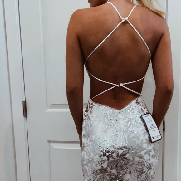 Betsy & Adam Split Thigh Sequin Formal Dress - Picture 5 of 7